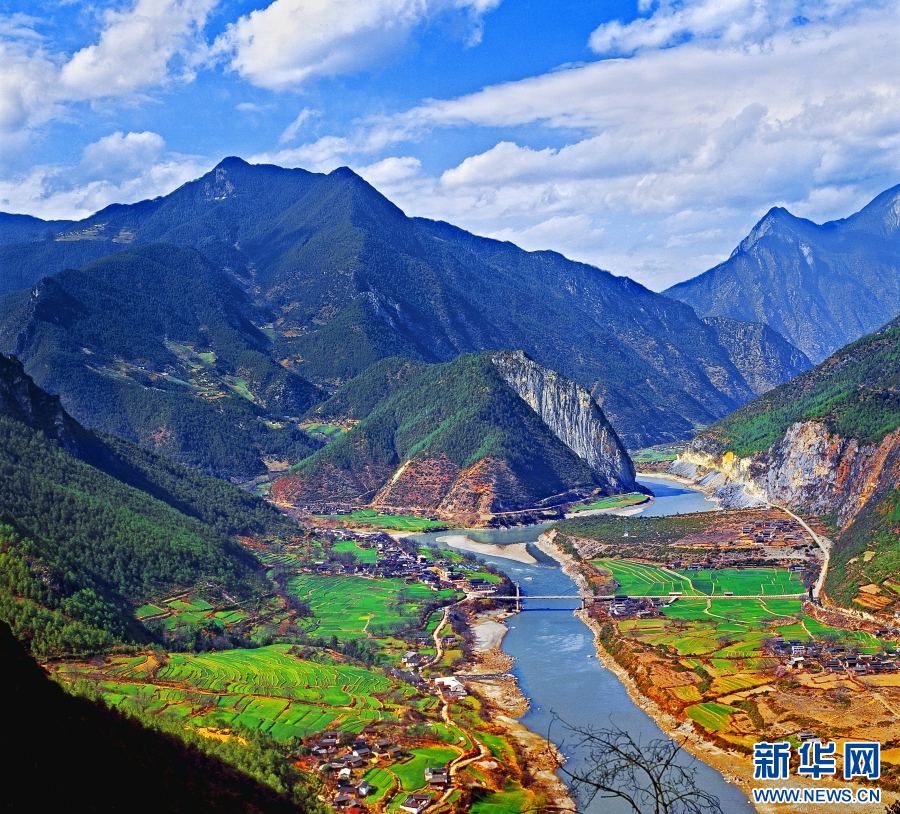 金沙江干热河谷(资料图)。新华网发(方震东 摄)